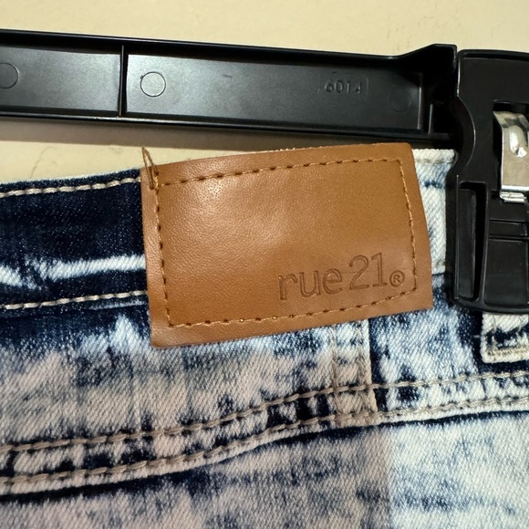 Rue 21 High wasted short shorts - Picture 3 of 4